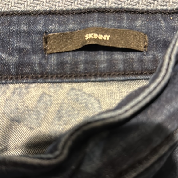 Men’s GUESS All-Over Print Stretch Skinny Jeans - Picture 5 of 9